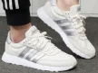 ADIDAS FZ0959 100 divatos női sneaker 43,5 méretben