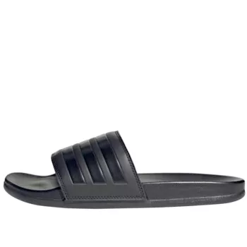 ADIDAS GZ5896 01 sportos férfi papucs 42-es méretben
