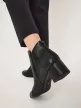 Tamaris 25355 43001 elegáns női cipzáras bokacsizma