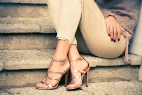 A nyár alapdarabjai: Melyik cipő illik hozzád a legjobban?