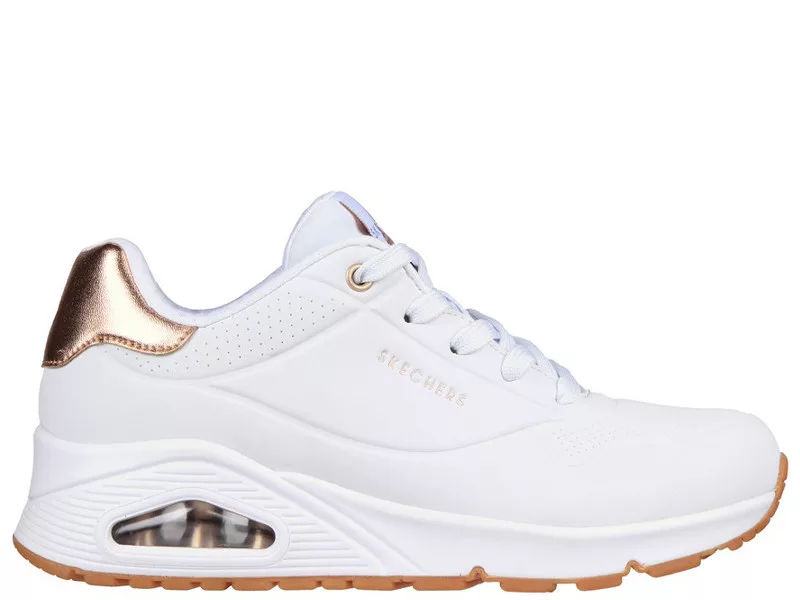 Kiknek nem való a fehér sneaker? 